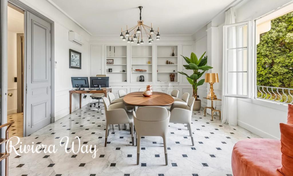 5 room apartment in Cannes, photo #6, listing #106461180