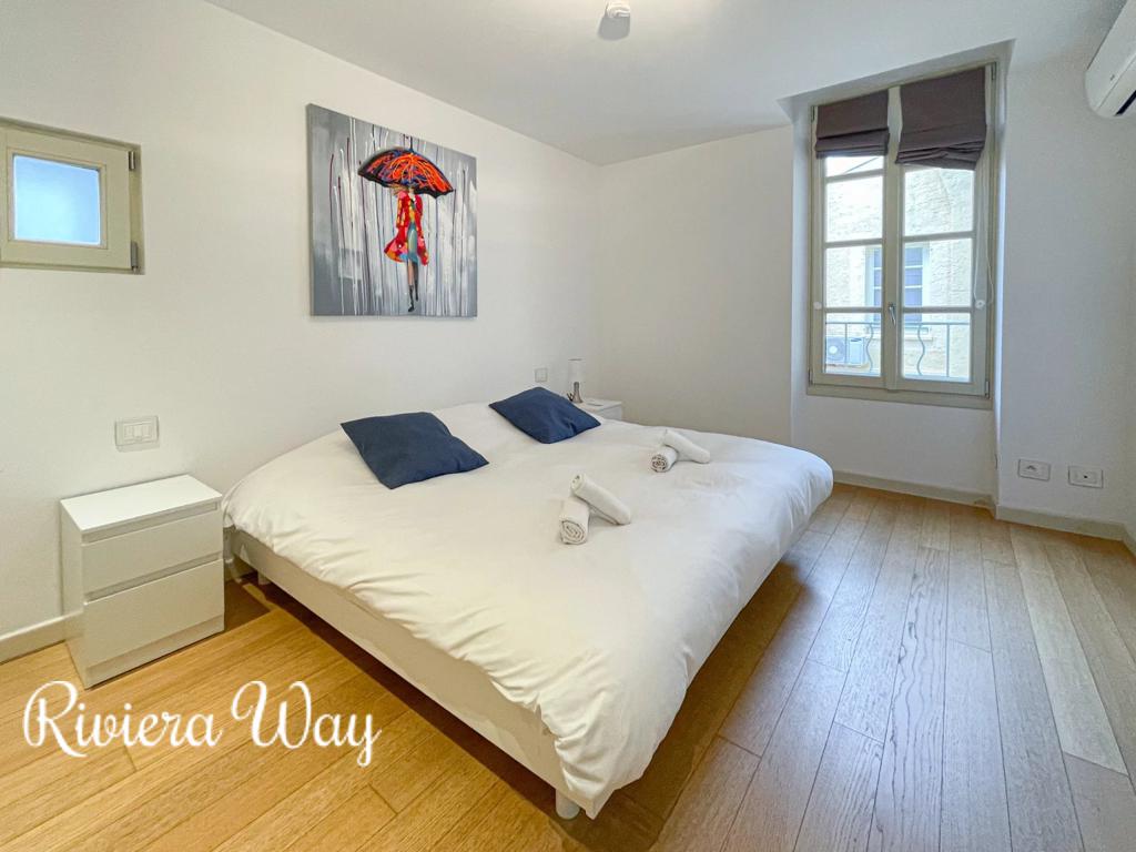 2 room apartment in Cannes, photo #7, listing #106248156
