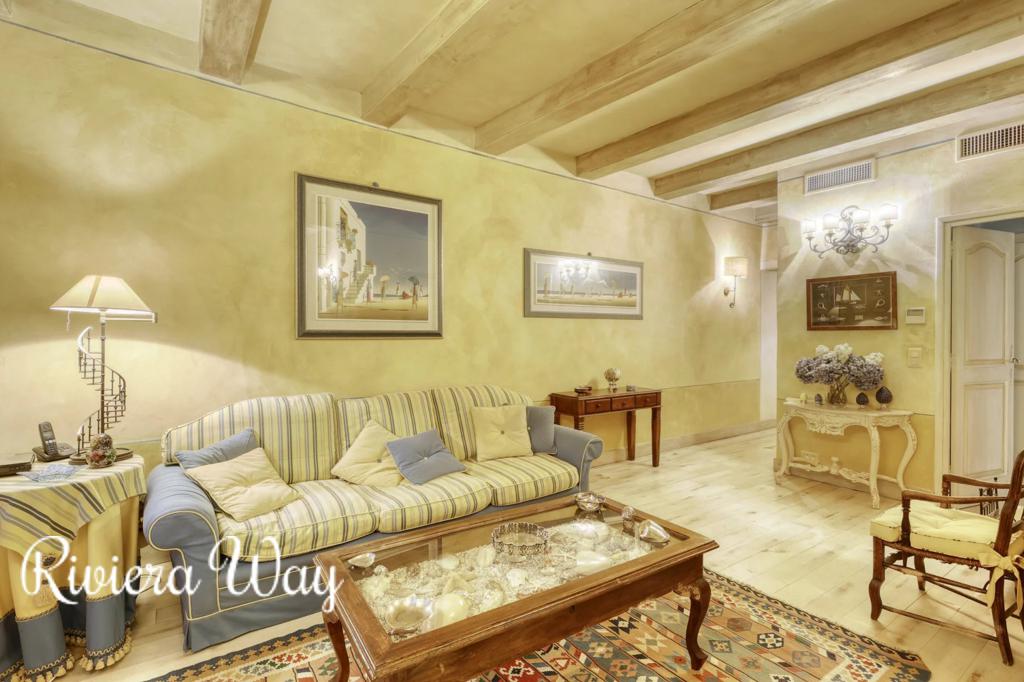 3 room apartment in Saint-Tropez, photo #2, listing #86659902