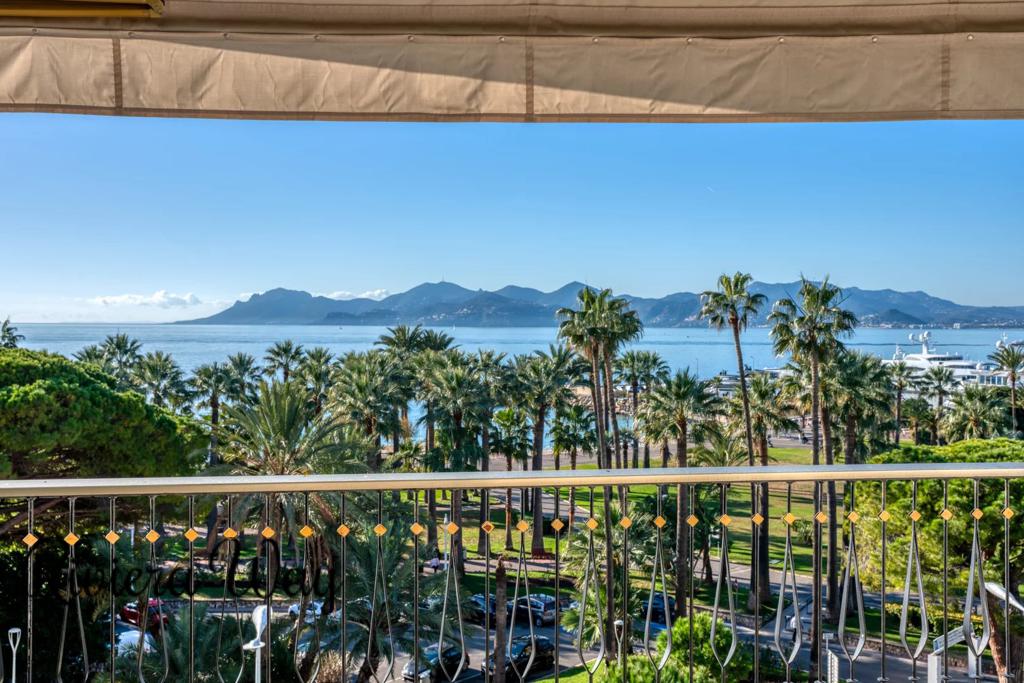 3 room apartment in Cannes, photo #9, listing #105103992