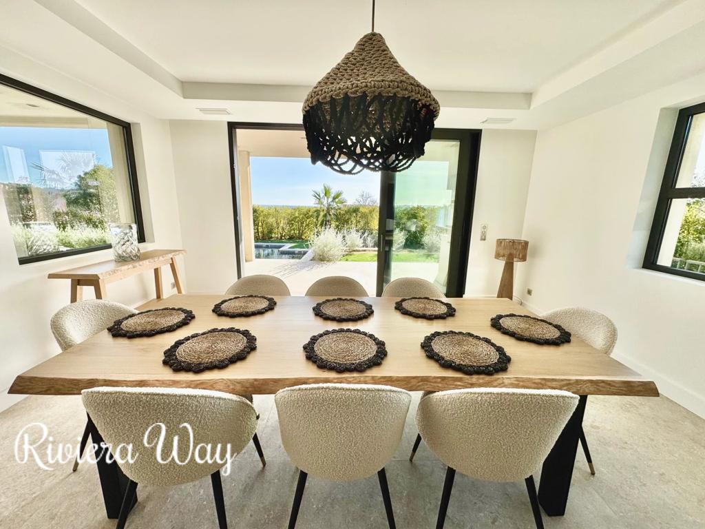 5 room villa in Sainte-Maxime, photo #6, listing #104479830