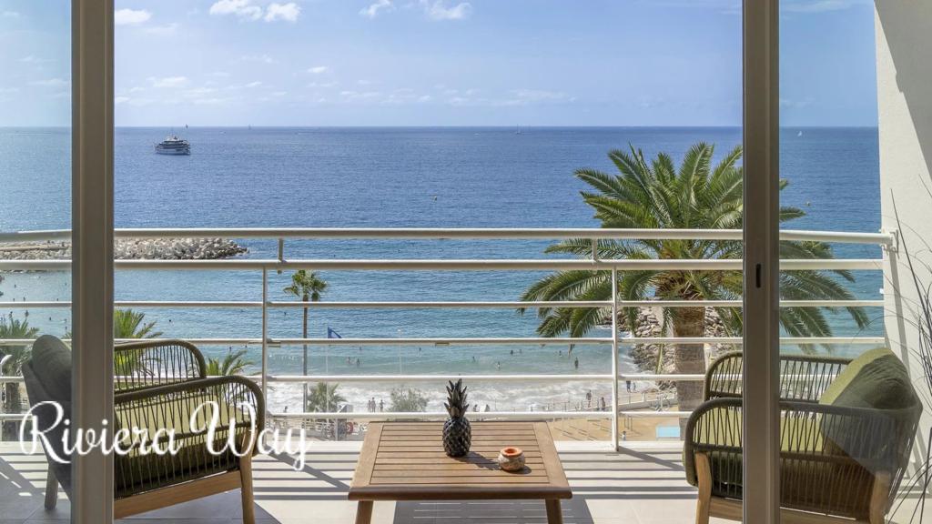 2 room apartment in Cannes, photo #2, listing #106857072
