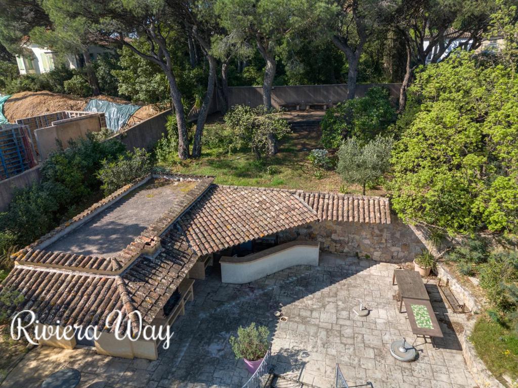 8 room villa in Sainte-Maxime, photo #4, listing #104481342