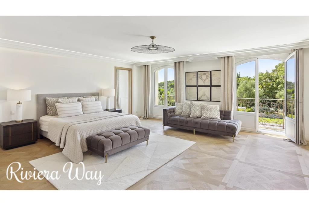Villa in Mougins, photo #5, listing #103859196