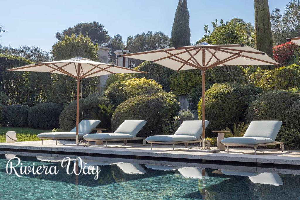 7 room villa in Mougins, photo #2, listing #105754362