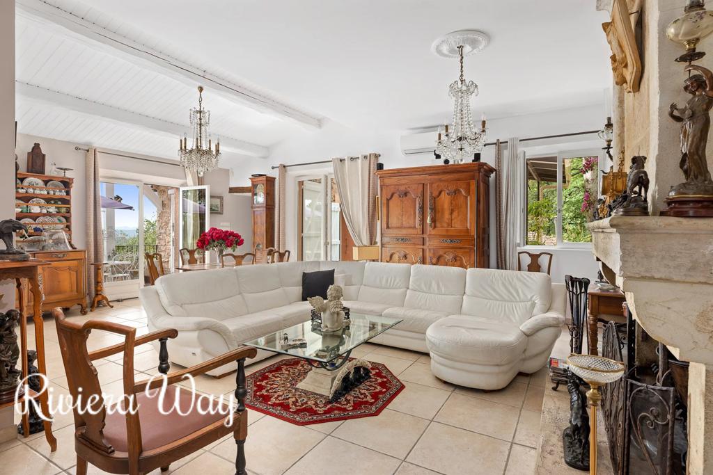 9 room villa in Fayence, photo #2, listing #86854446