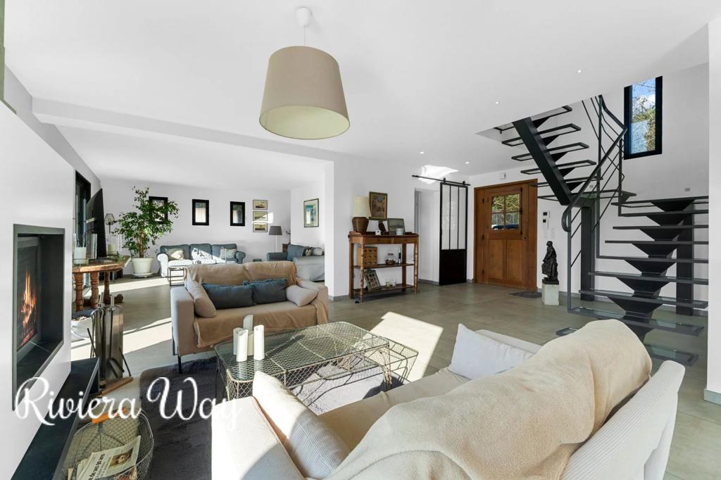 7 room villa in Chateauneuf-Grasse, photo #3, listing #105241164