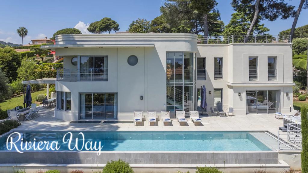 10 room villa in Antibes, photo #3, listing #105357504