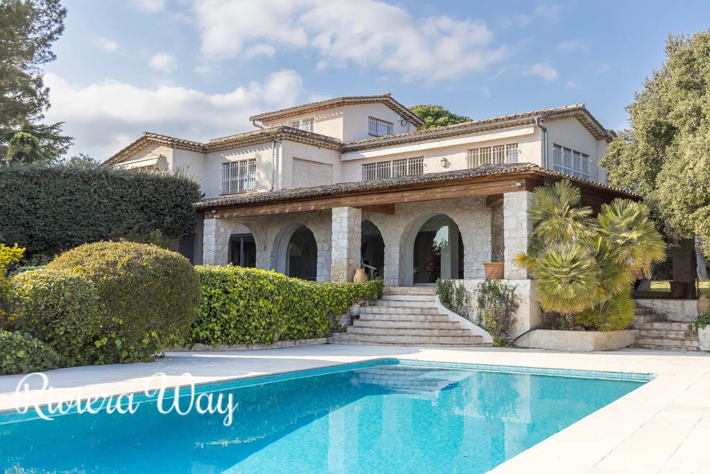 8 room villa in Saint-Paul-de-Vence, photo #3, listing #106130304