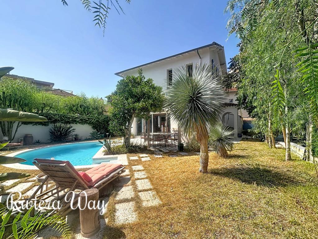 5 room villa in Cap d'Antibes, photo #1, listing #106761858