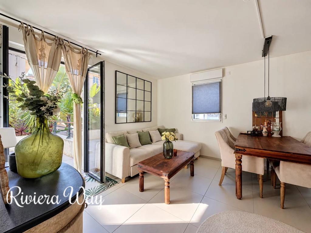 2 room apartment in Cannes, photo #2, listing #107151576