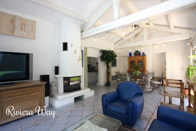 Villa in Cap d'Antibes, 220 m², photo #3, listing #63488334