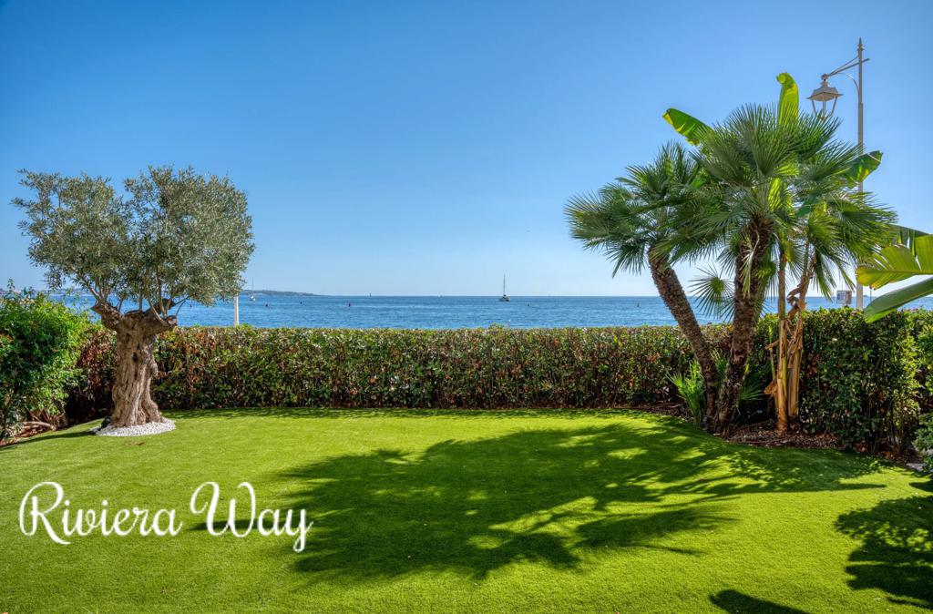 4 room apartment in Cannes, photo #3, listing #107122050