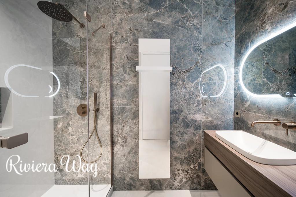 5 room apartment in Cannes, photo #1, listing #103420590