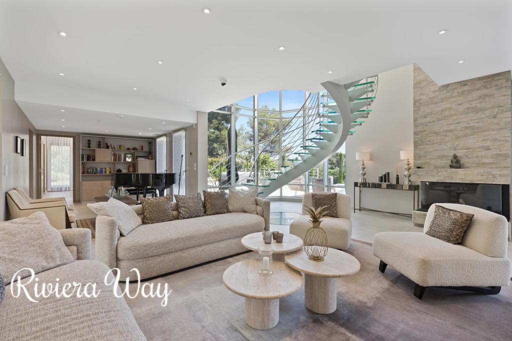 10 room villa in Antibes, photo #7, listing #105357504