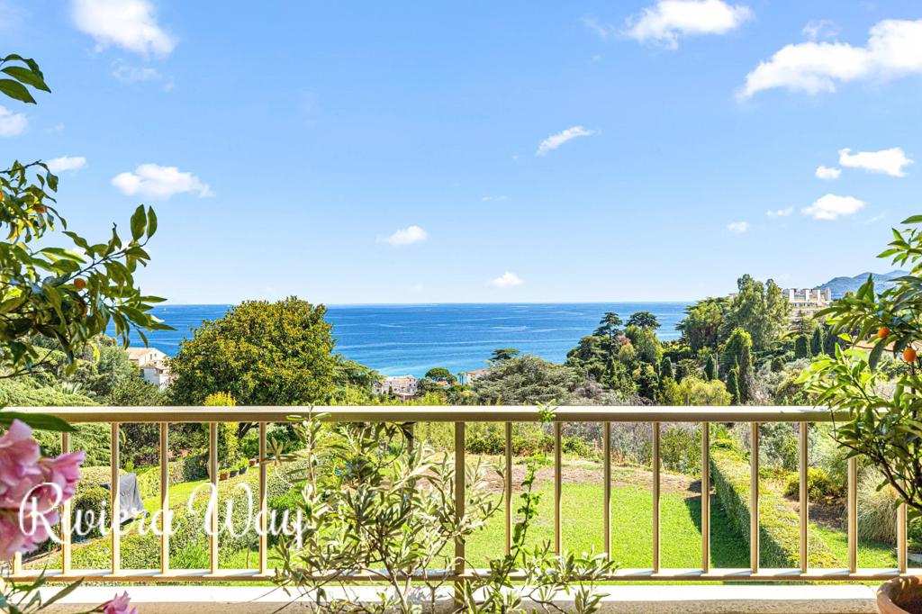 4 room apartment in Cannes, photo #2, listing #106594278