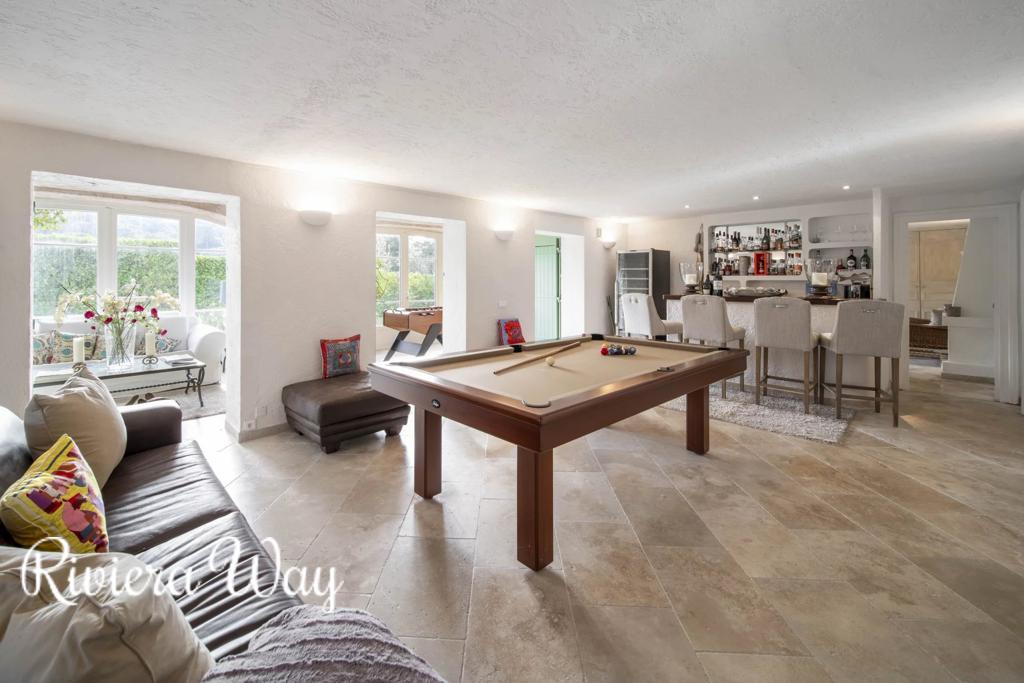8 room villa in Mougins, photo #1, listing #100683828