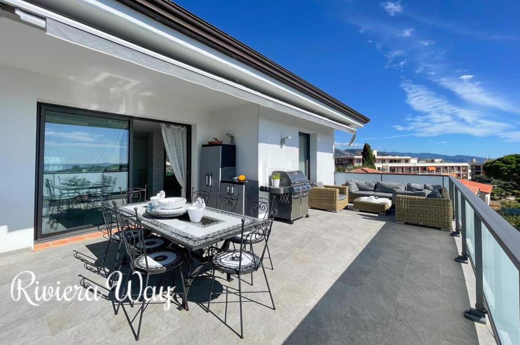 5 room villa in Roquebrune — Cap Martin, 250 m², photo #1, listing #86302944