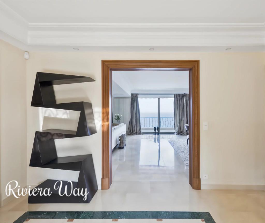 7 room villa in Antibes, photo #9, listing #106515780