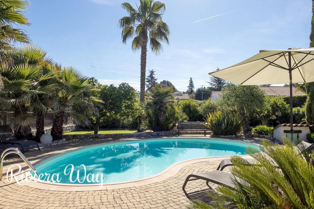 5 room villa in La Gaude, photo #10, listing #102823224