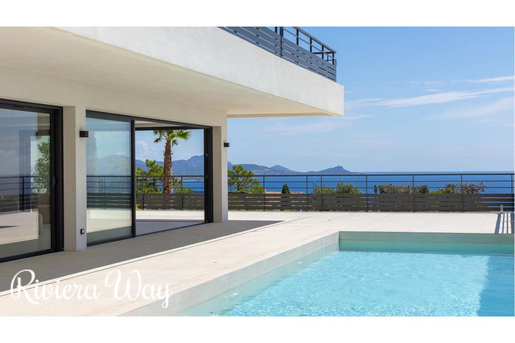 Villa in Roquebrune-sur-Argens, photo #9, listing #104480040