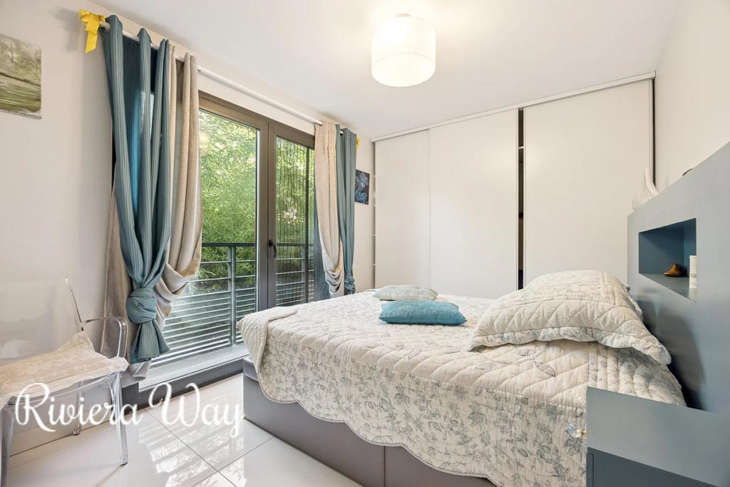 4 room apartment in Juan-les-Pins, photo #4, listing #104120772
