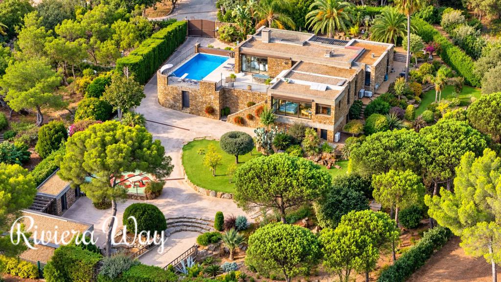 6 room villa in Bormes-les-Mimosas, photo #3, listing #107234820