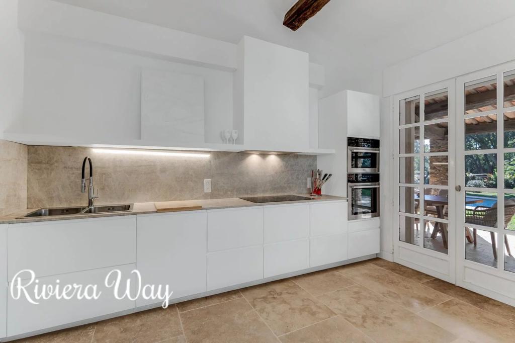 6 room villa in Grimaud, photo #4, listing #105868896