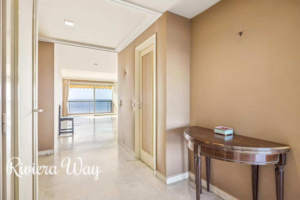 2 room apartment in Antibes, photo #8, listing #105421764