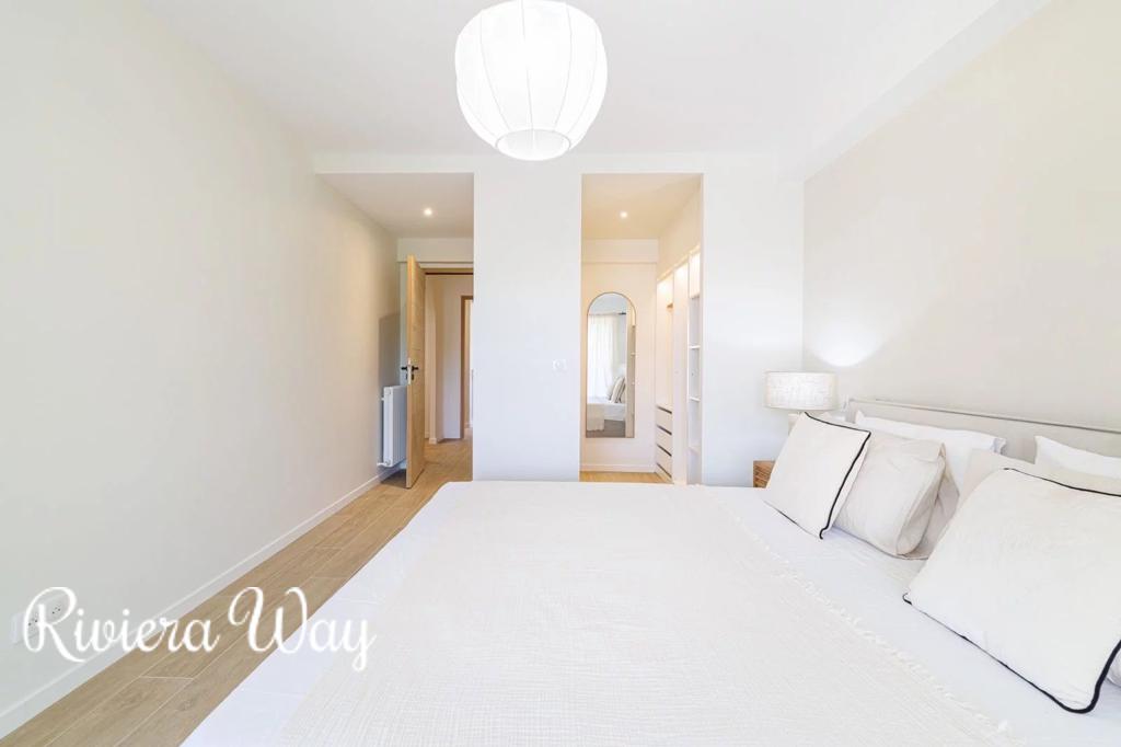 3 room apartment in Juan-les-Pins, photo #6, listing #103735338