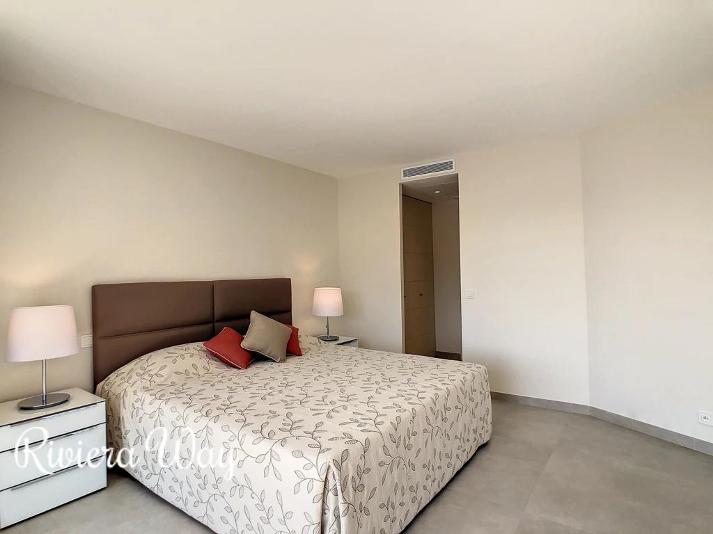 3 room apartment in Boulevard de la Croisette, photo #5, listing #103842312