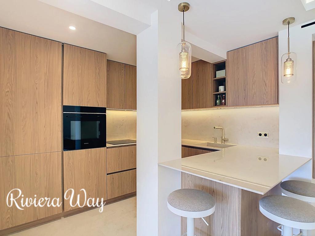 4 room apartment in Cannes, photo #8, listing #104780382
