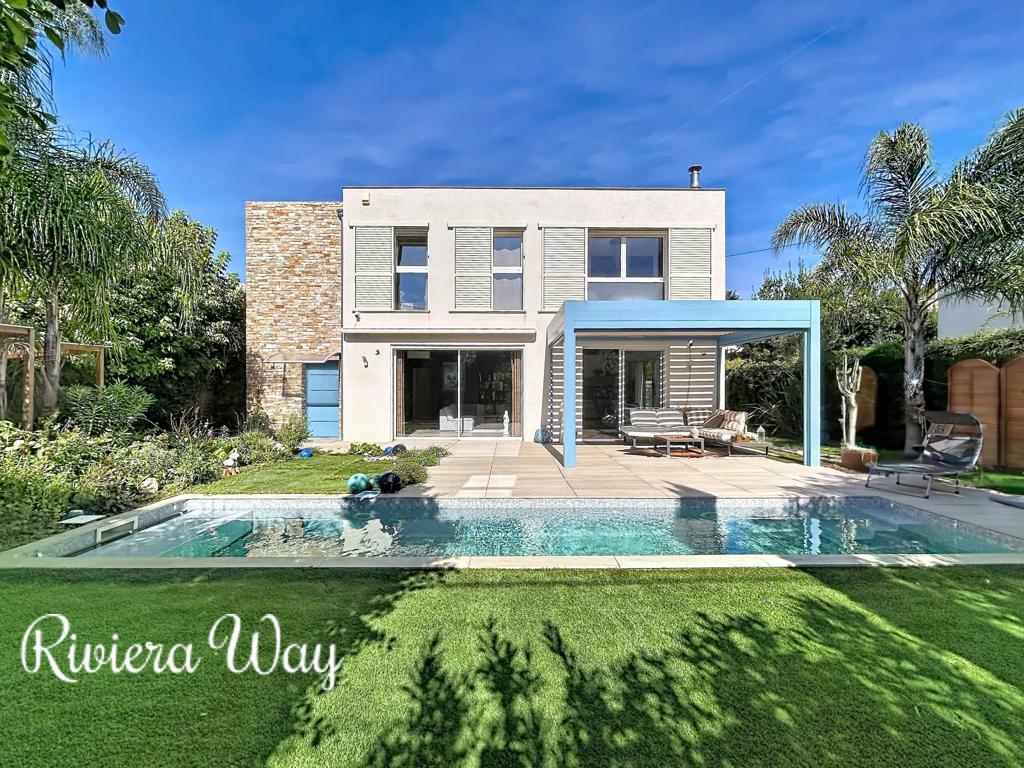 6 room villa in Cap d'Antibes, photo #3, listing #107118396