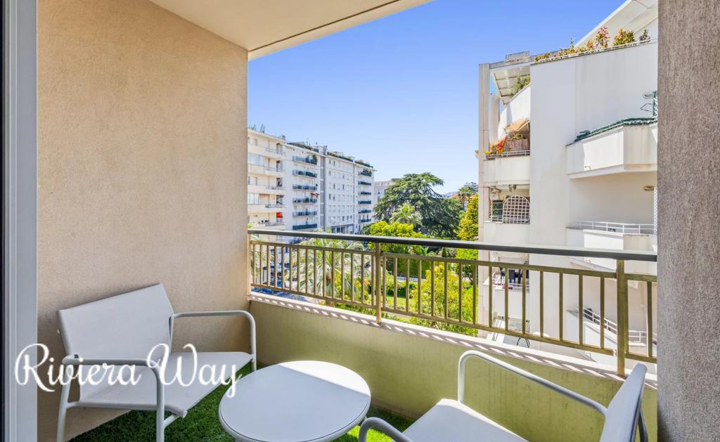 Apartment in Cannes, photo #1, listing #106524306