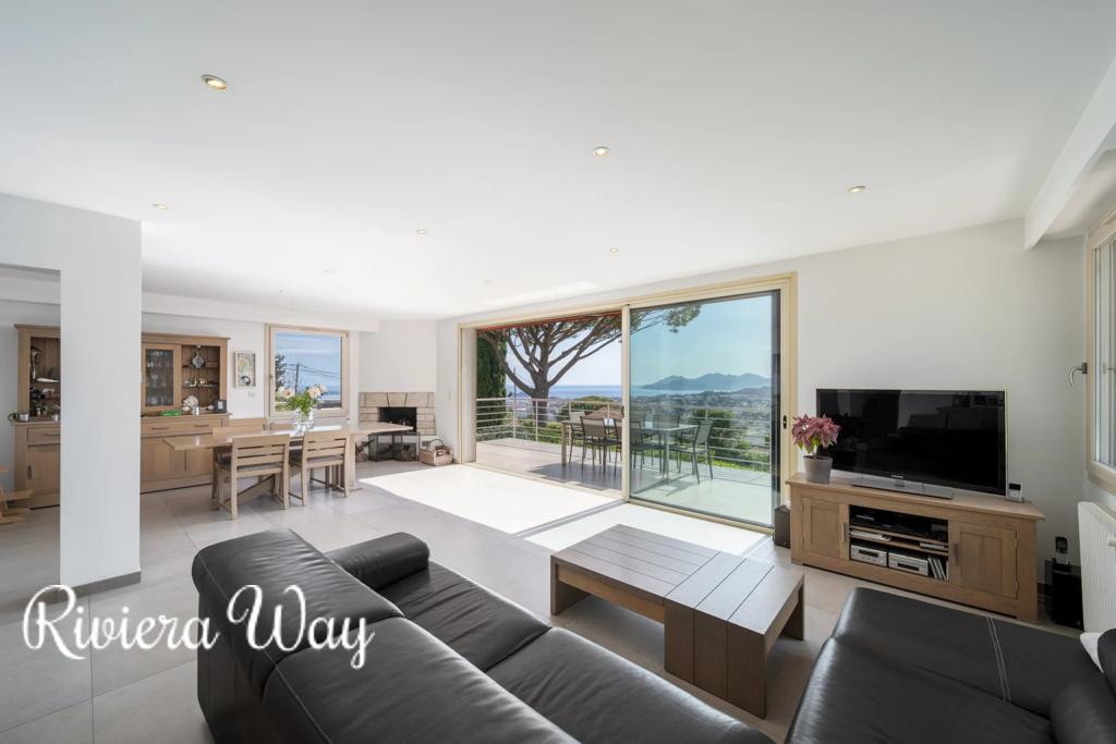 6 room villa in Cannes, photo #8, listing #102921420