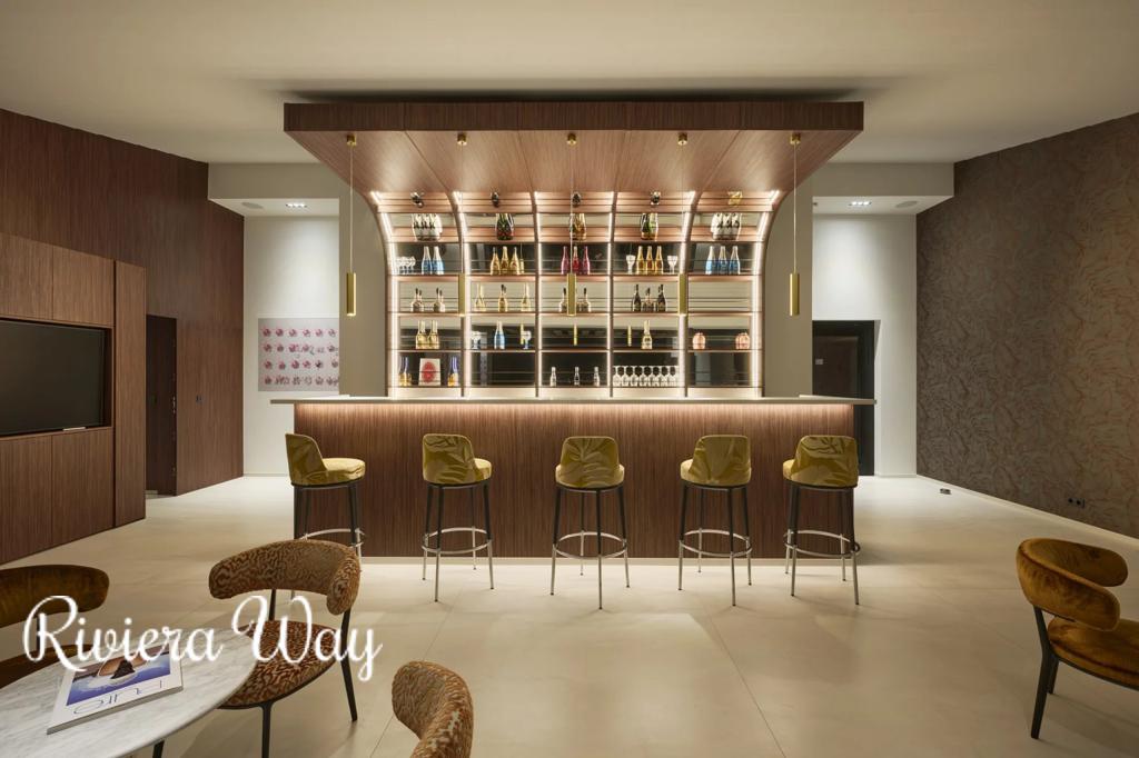 8 room villa in Gassin, photo #9, listing #104606964