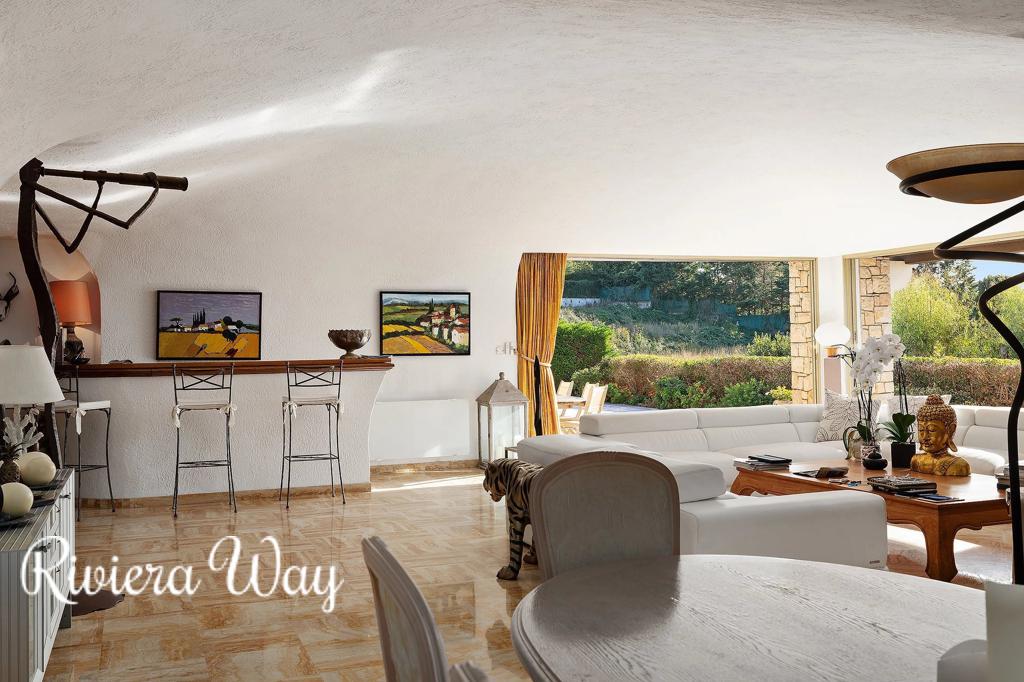 10 room villa in Cap d'Antibes, photo #10, listing #78787968