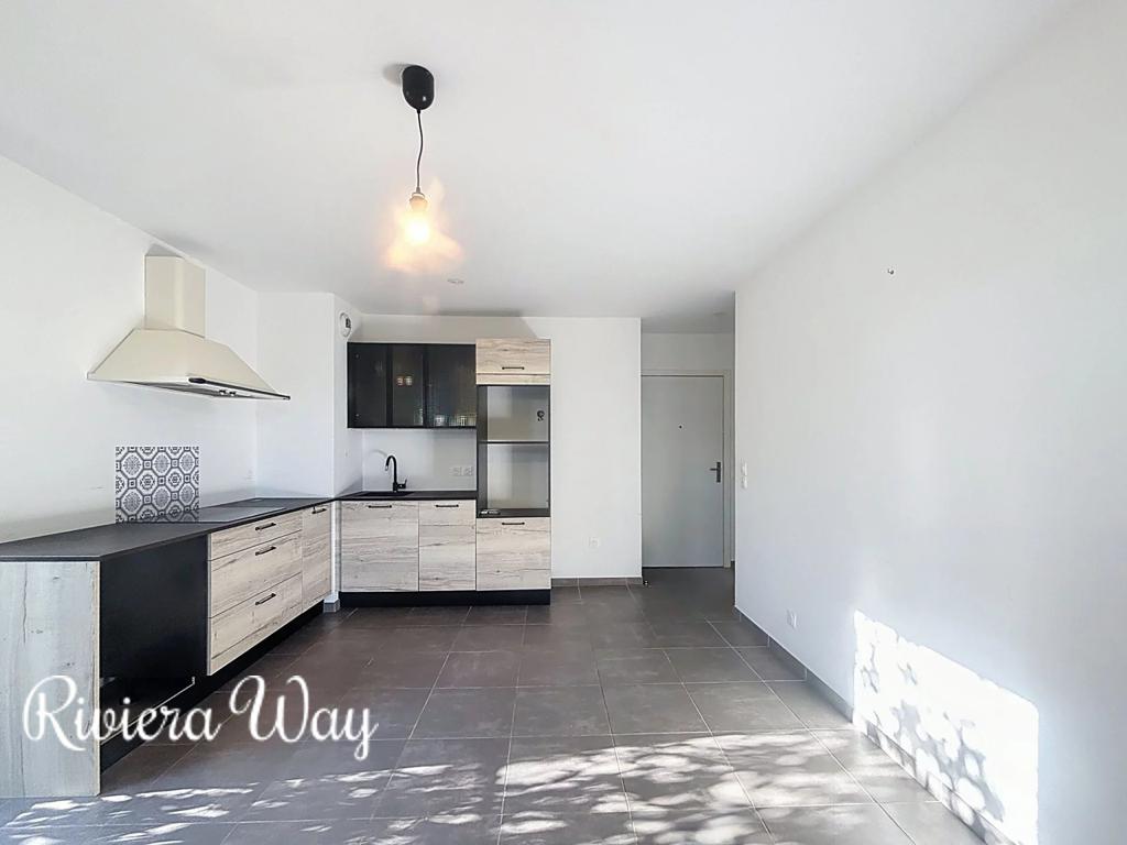 3 room apartment in Antibes, photo #3, listing #105463134