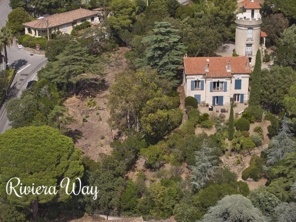 6 room villa in Sainte-Maxime, photo #3, listing #96940326