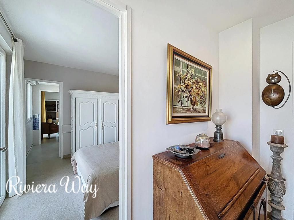 4 room apartment in Antibes, photo #2, listing #103166574