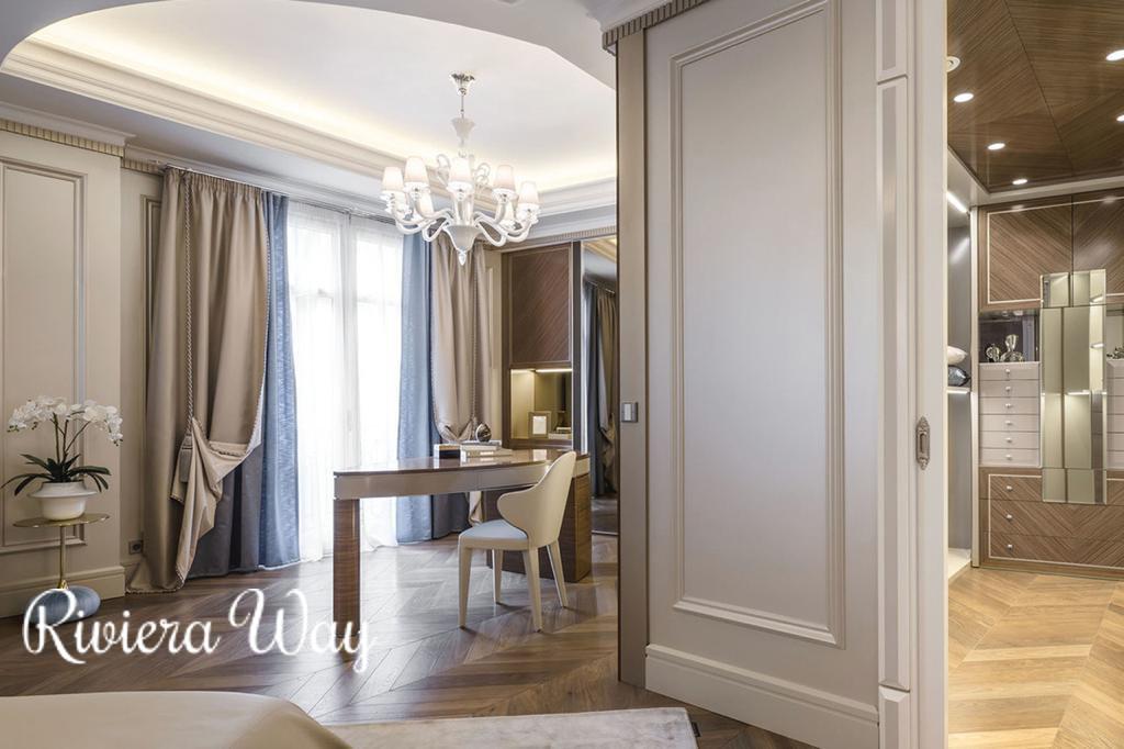 5 room apartment in Promenade des Anglais, 260 m², photo #1, listing #85049874
