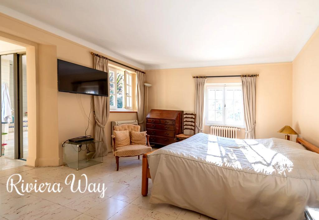12 room villa in Chateauneuf-Grasse, photo #5, listing #99423744