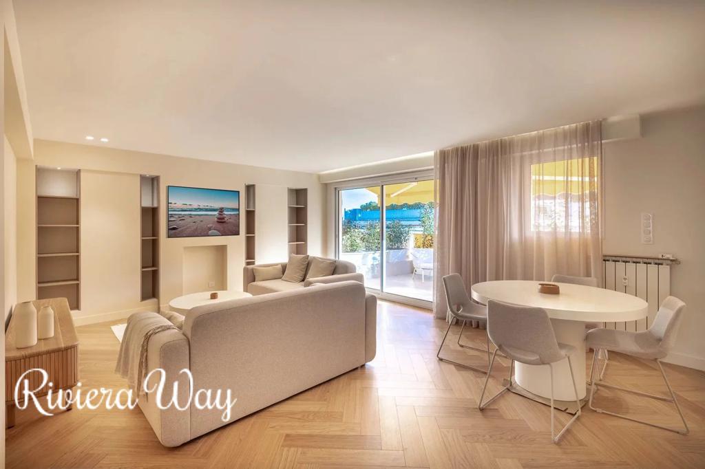 4 room apartment in Antibes, photo #3, listing #105001806