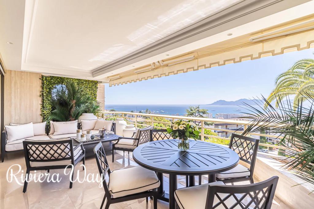 5 room apartment in Cannes, photo #7, listing #89791464