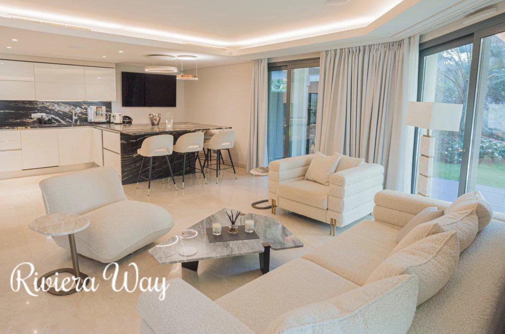 4 room apartment in Antibes, 100 m², photo #3, listing #103197444