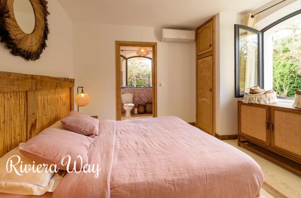 8 room villa in Grimaud, photo #8, listing #103714632