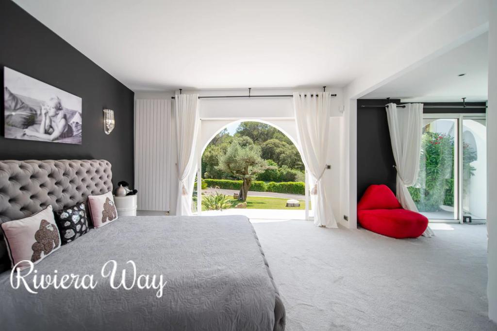 8 room villa in Mougins, photo #8, listing #105737898
