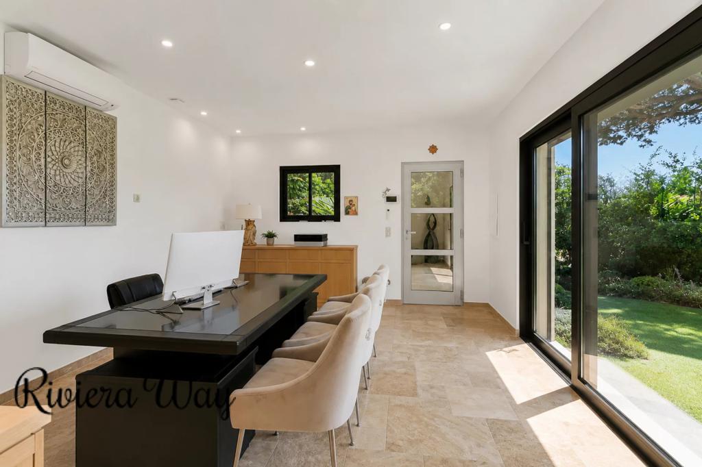6 room villa in Sainte-Maxime, photo #7, listing #107064762
