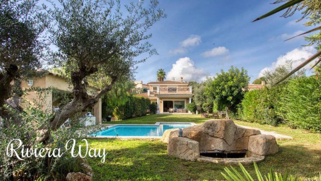 6 room villa in Antibes, 240 m², photo #1, listing #103204500