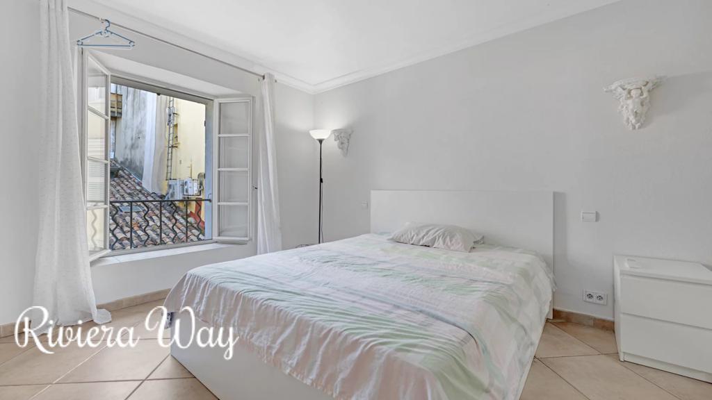 5 room apartment in Saint-Tropez, 68 m², photo #9, listing #104116026
